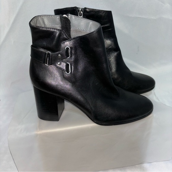 Adrienne Vittadini Bonsai Booties Size 7.5 Black - Picture 1 of 12